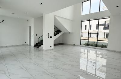 5 Bedroom Fully Detached Duplex