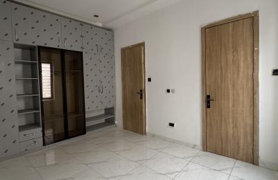 4 Bedroom Terrace