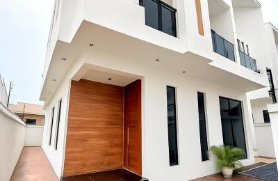 5 Bedroom Fully Detached Duplex
