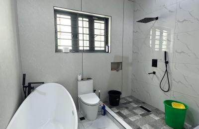 5 Bedroom Fully Detached Duplex