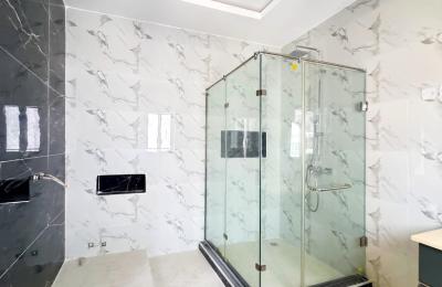 6 bedroom semi detached duplex