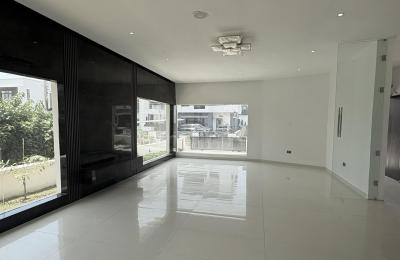 5 Bedroom Fully Detached Duplex
