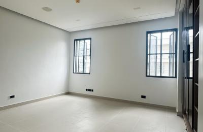5 bedroom semi-detached duplex