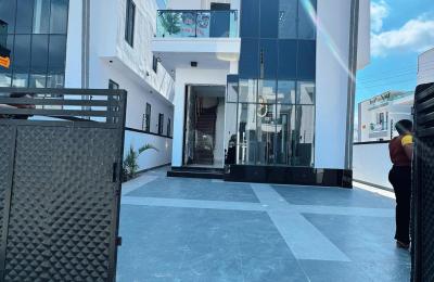 4 Bedroom Fully Detached Duplex