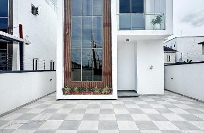 5 bedroom detached duplex