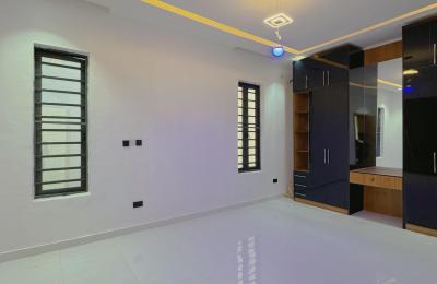 5 bedroom fully detached