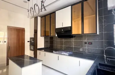 5 Bedroom Fully Detached Duplex