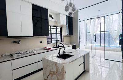 5 Bedroom Fully Detached Duplex