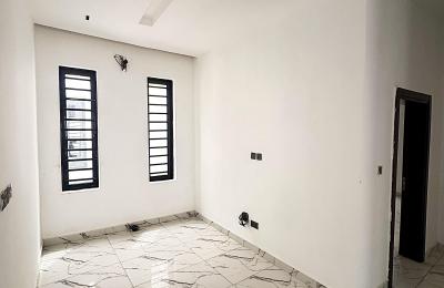 4 bedroom detached duplex