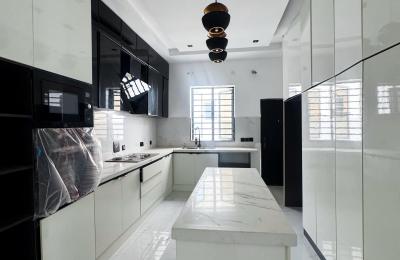 5 bedroom semi-detached duplex