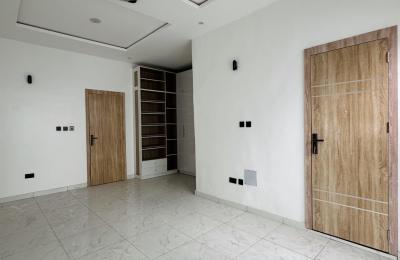 4 Bedroom Terrance