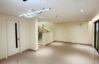 5 BEDROOM DETACHED DUPLEX WITH A SWIMMING POOL