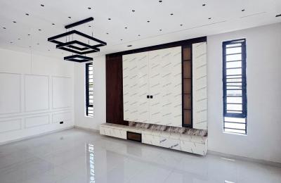5 BEDROOM DETACHED DUPLEX WITH A SWIMMING POOL
