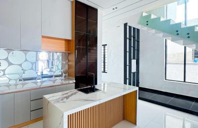 5 BEDROOM DETACHED DUPLEX WITH A SWIMMING POOL