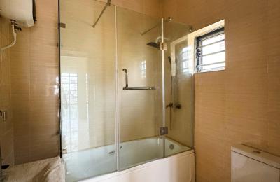 5 BEDROOM DETACHED DUPLEX