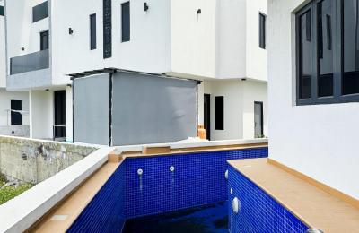 5 BEDROOM DETACHED DUPLEX WITH A SWIMMING POOL