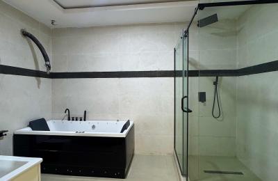 6 BEDROOM DETACHED DUPLEX WITH A SWIMMING POOL