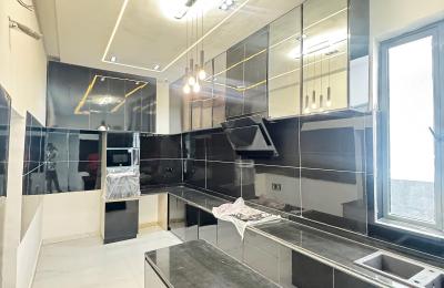 5 BEDROOM DETACHED DUPLEX WITH A SWIMMING POOL