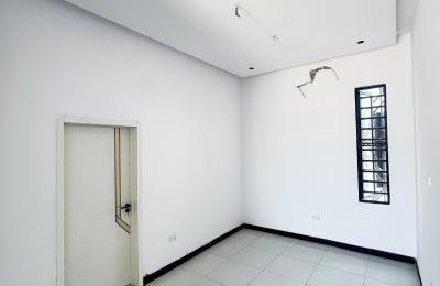 5 BEDROOM DETACHED DUPLEX