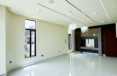 5 BEDROOM DETACHED DUPLEX