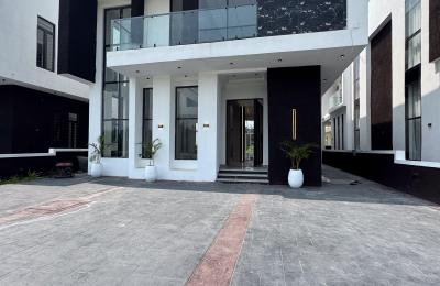 5 BEDROOM DETACHED DUPLEX