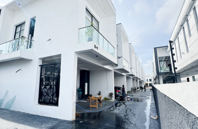 4 BEDROOM TERRACE DUPLEX