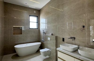 5 BEDROOM DETACHED DUPLEX WITH A SWIMMING POOL