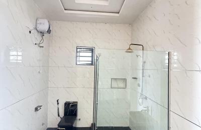 4 BEDROOM DETACHED DUPLEX WITH SWIMMING POOL