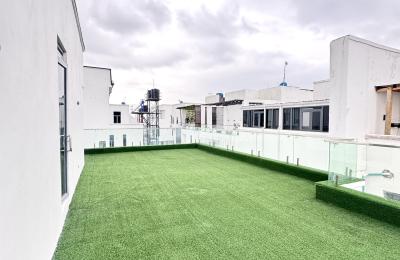 5 BEDROOM DETACHED DUPLEX WITH A SWIMMING POOL