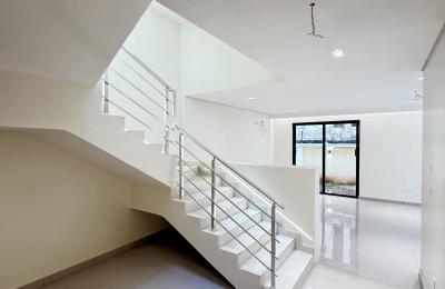 5 BEDROOM DETACHED DUPLEX WITH A SWIMMING POOL