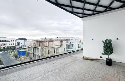 5 BEDROOM DETACHED DUPLEX WITH A SWIMMING POOL
