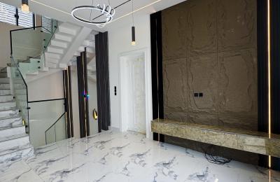 5 BEDROOM DETACHED DUPLEX WITH A SWIMMING POOL