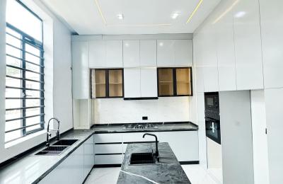 5 BEDROOM DETACHED DUPLEX WITH A SWIMMING POOL