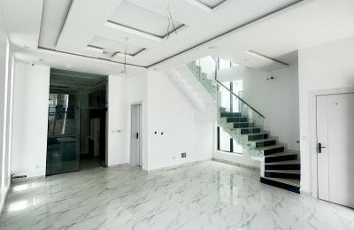 4 BEDROOM DETACHED DUPLEX WITH SWIMMING POOL