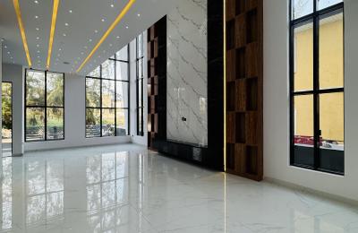 5 BEDROOM DETACHED DUPLEX WITH A SWIMMING POOL