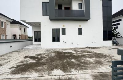 5 BEDROOM DETACHED DUPLEX