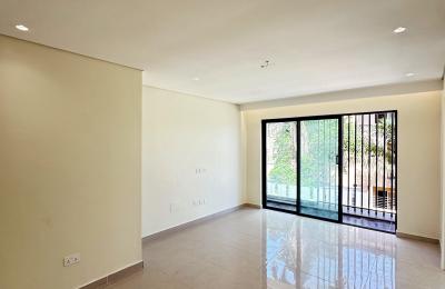 5 BEDROOM DETACHED DUPLEX WITH A SWIMMING POOL