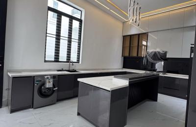 5 BEDROOM DETACHED DUPLEX WITH A SWIMMING POOL