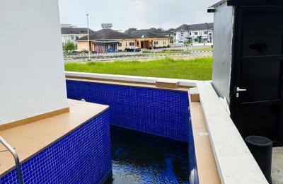5 BEDROOM DETACHED DUPLEX WITH A SWIMMING POOL