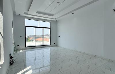 5 BEDROOM DETACHED DUPLEX WITH A SWIMMING POOL