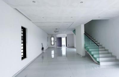 5 BEDROOM DETACHED DUPLEX WITH A SWIMMING POOL