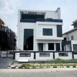 5 BEDROOM DETACHED DUPLEX WITH A SWIMMING POOL