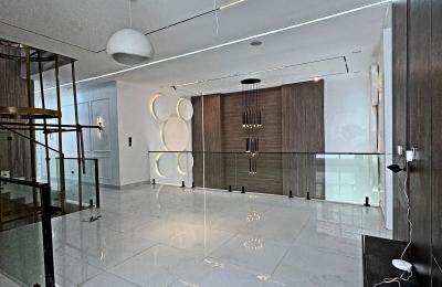 6 BEDROOM DETACHED DUPLEX WITH A SWIMMING POOL