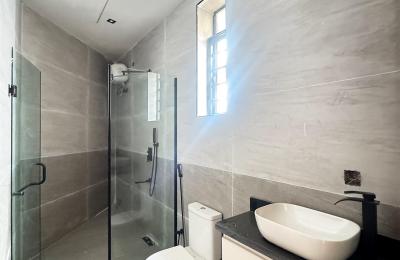5 BEDROOM DETACHED DUPLEX