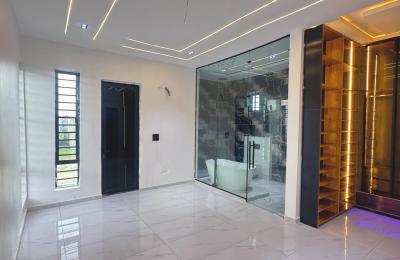 4 BEDROOM DETACHED DUPLEX WITH SWIMMING POOL