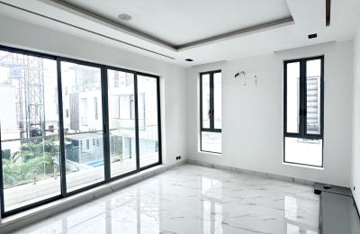 5 BEDROOM DETACHED DUPLEX WITH A SWIMMING POOL