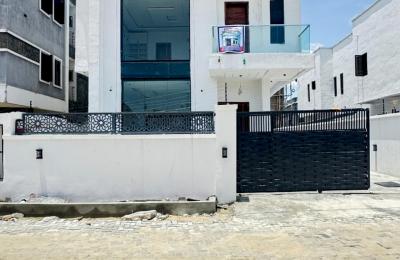 4 BEDROOM DETACHED DUPLEX WITH SWIMMING POOL