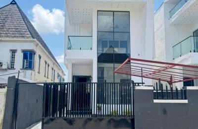 5 BEDROOM DETACHED DUPLEX WITH A SWIMMING POOL