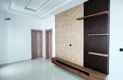 5 BEDROOM DETACHED DUPLEX WITH A SWIMMING POOL