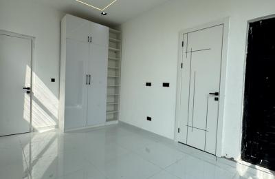 5 BEDROOM DETACHED DUPLEX WITH A SWIMMING POOL